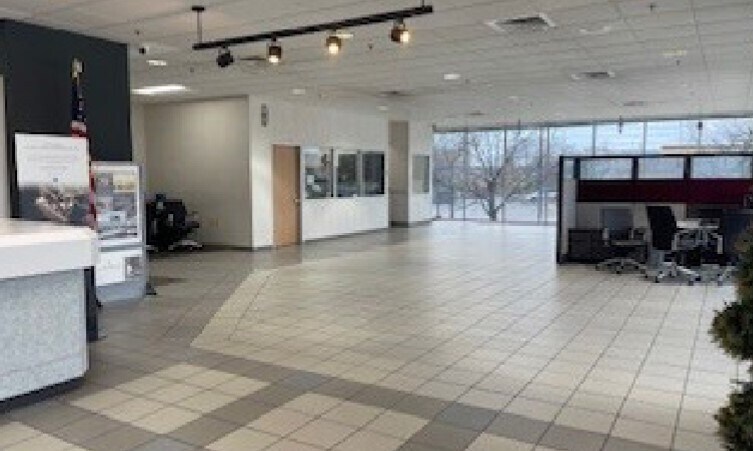 More Photos Of 7591 Annapolis Rd, Landover Hills Auto Dealership For Lease