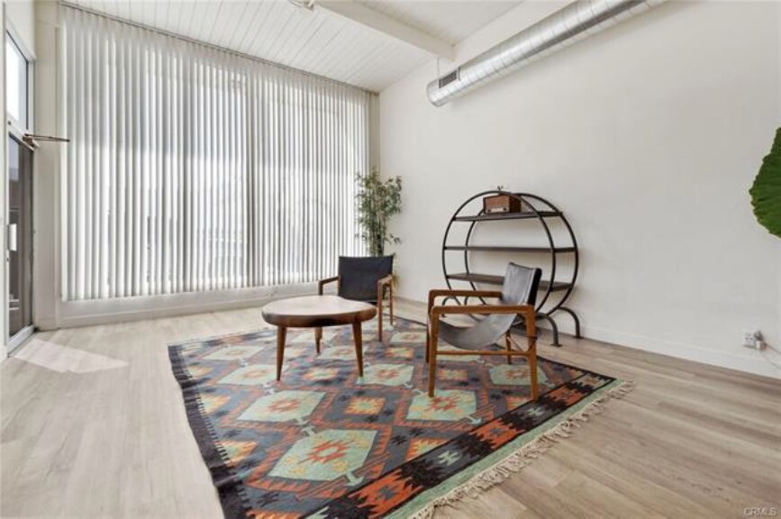 More Photos Of 555 E 3rd St, Long Beach Loft Creative Space For Sale