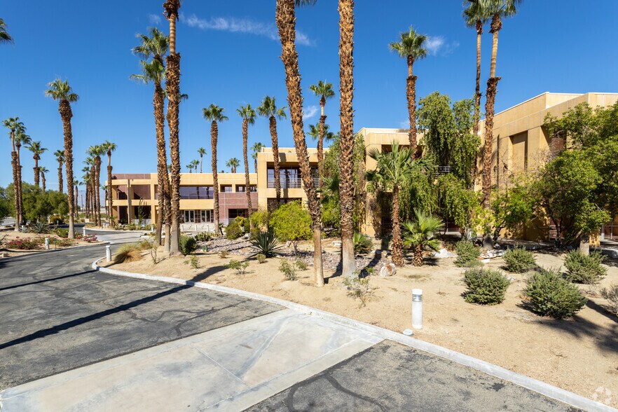 More Photos Of 750 N Gene Autry Trl, Palm Springs Showroom For Sale