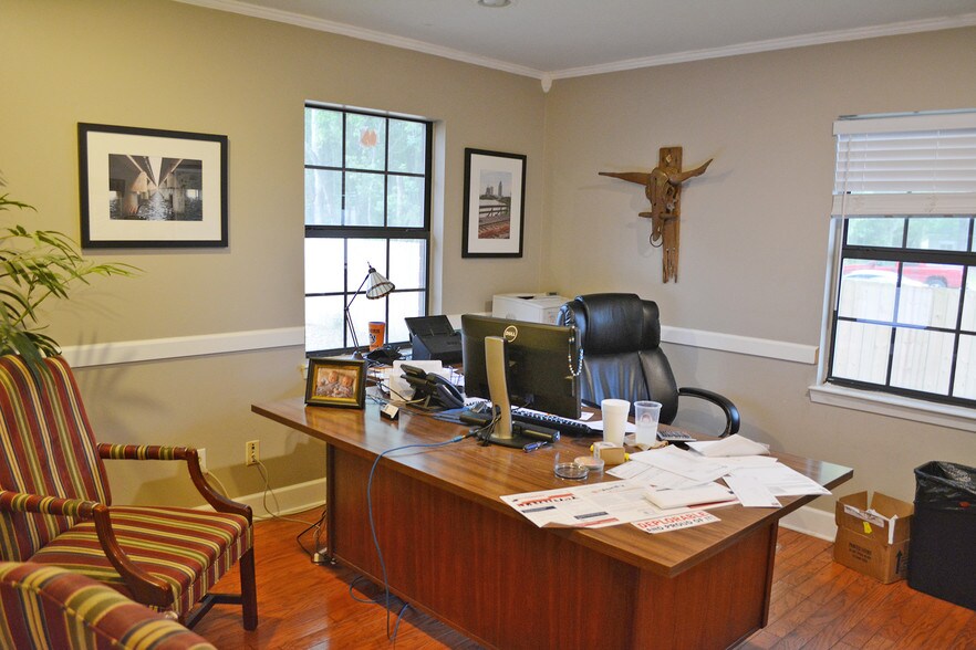 More Photos Of 3213 Executive Park Cir, Mobile Office For Sale