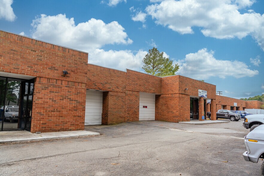 More Photos Of 6290 Old Warwick Rd, Richmond Light Manufacturing For Lease