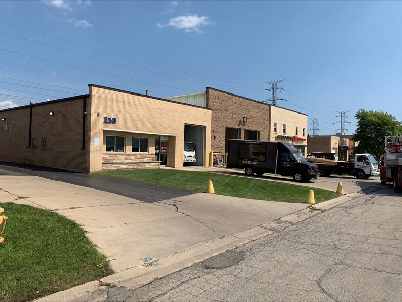 More Photos Of 100-110 W Fay St, Addison Distribution For Lease