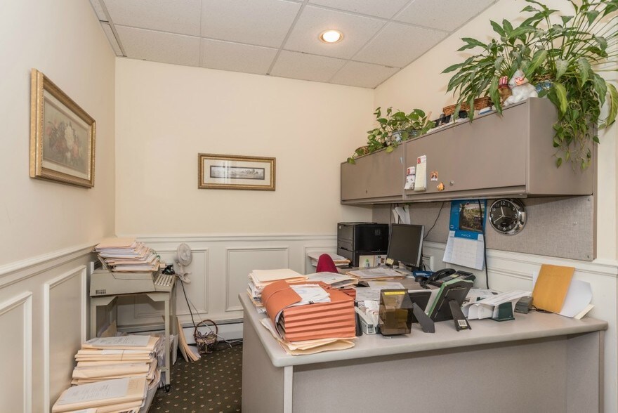 More Photos Of 179 Little East Neck Rd, West Babylon Office For Lease