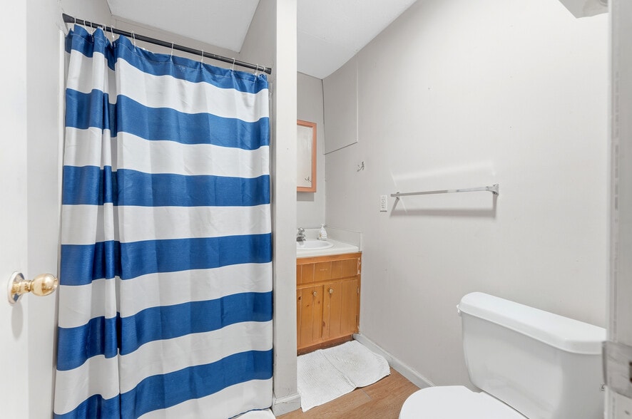 More Photos Of 409 McLane Avenue, Morgantown Apartments For Sale