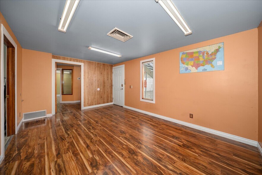 More Photos Of 1927 S Garfield Rd, Airway Heights Warehouse For Sale