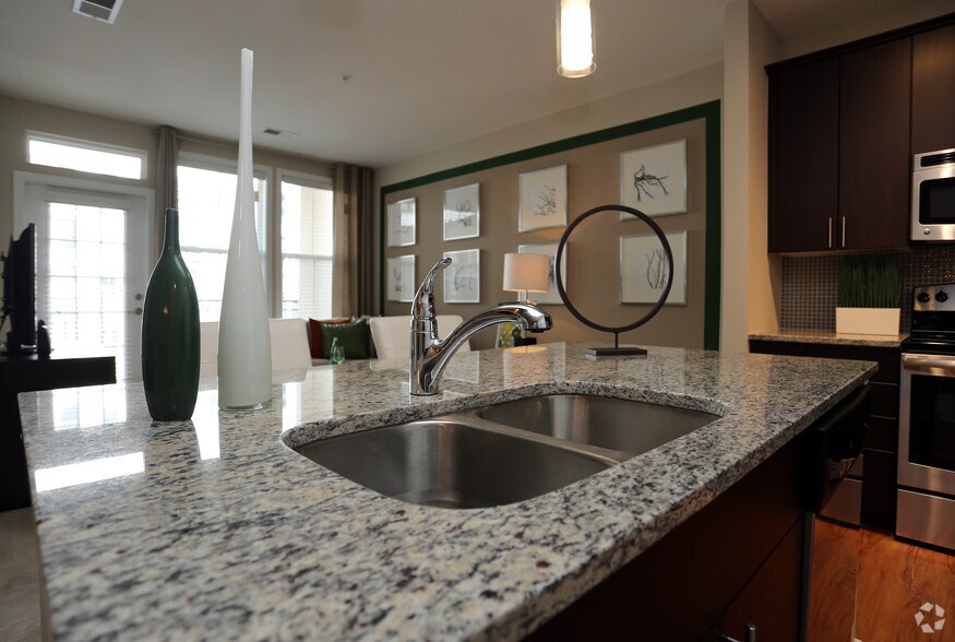 More Photos Of 101 N Wolfe St, Baltimore Apartments For Lease