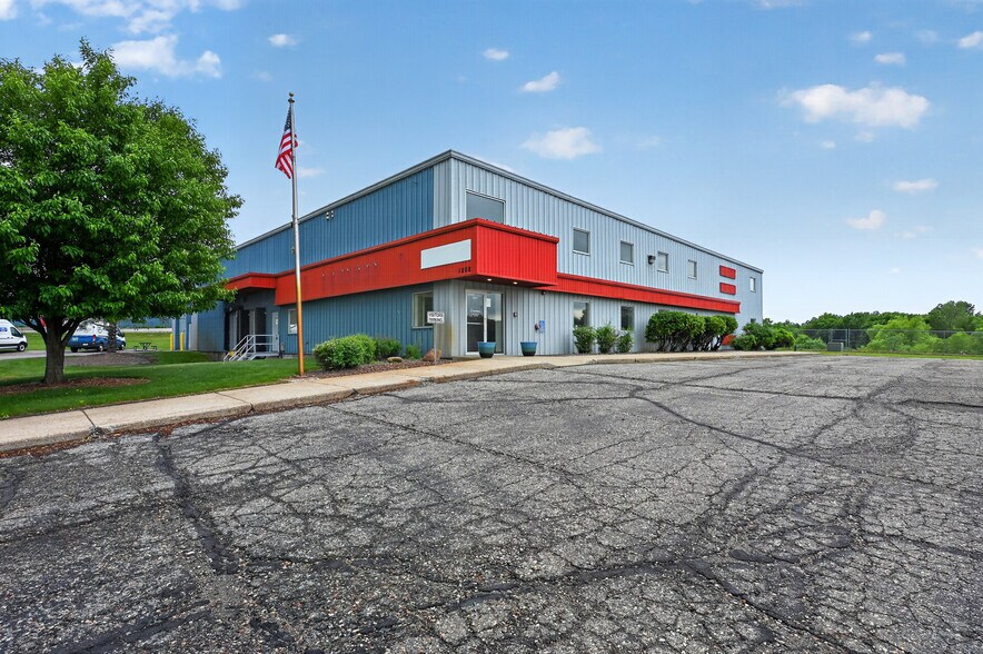 Primary Photo Of 1202 Sunridge Dr, Saint Cloud Warehouse For Sale