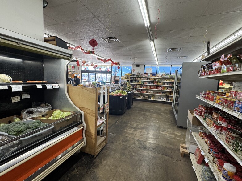 More Photos Of 21001-21015 Sherman Way, Canoga Park Freestanding For Lease