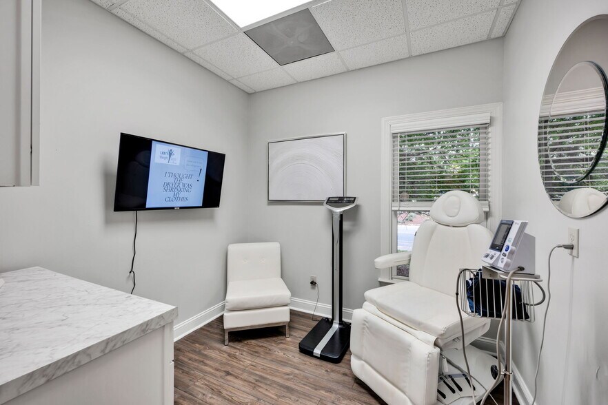 More Photos Of 20808 N Main St, Cornelius Medical For Sale