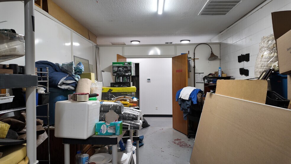 More Photos Of 5467 N Main St, Joplin Freestanding For Sale