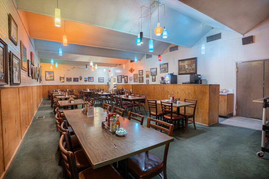 More Photos Of 545 Shoshone St S, Twin Falls Restaurant For Sale