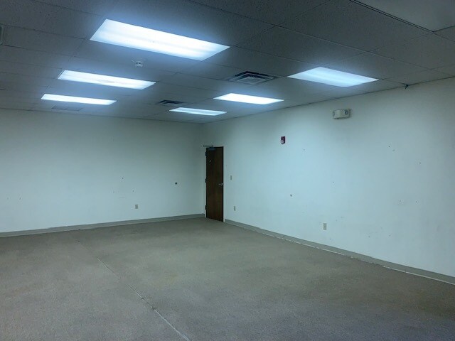 More Photos Of 52 N 2nd St, Coplay Flex For Lease