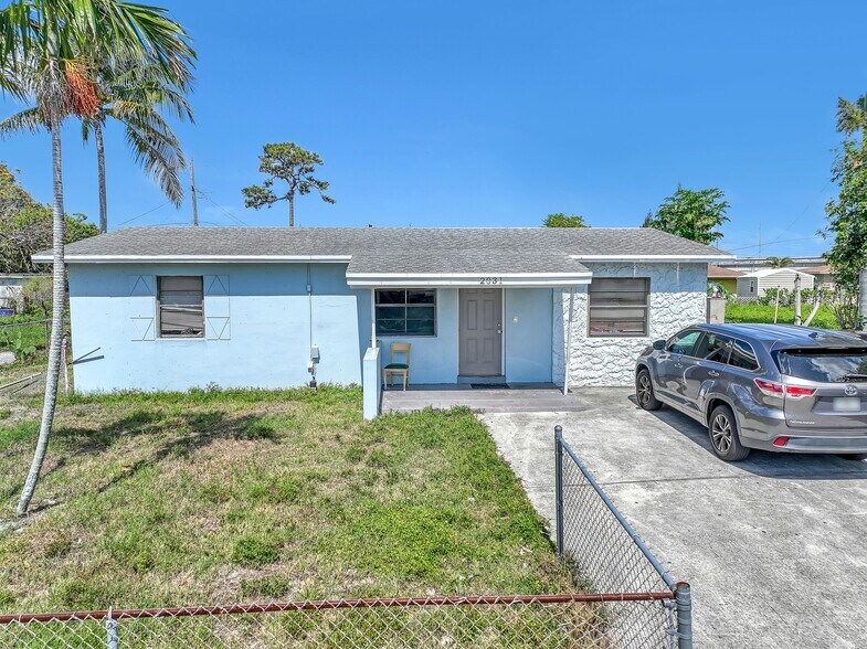 More Photos Of , Riviera Beach Unknown For Sale