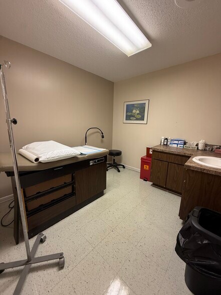 More Photos Of 28960 US Highway 19 N, Clearwater Medical For Sale