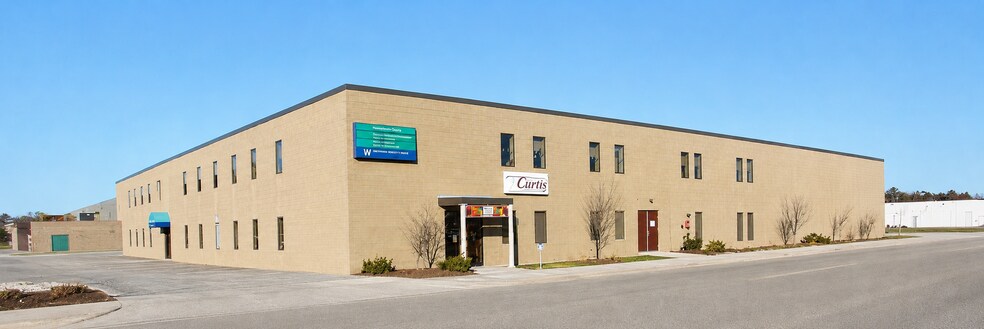 More Photos Of 239 Commercial St, Malden Research And Development For Lease