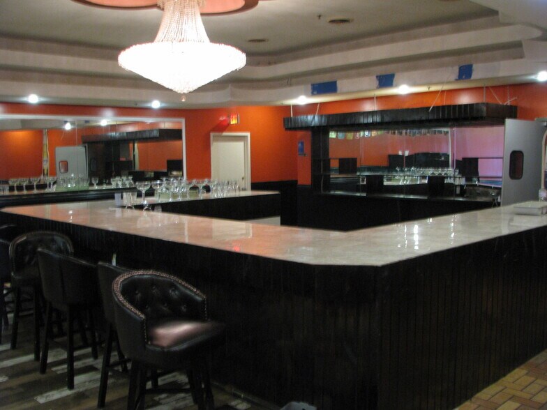 More Photos Of 310 N Wisconsin St, De Pere Unknown For Lease