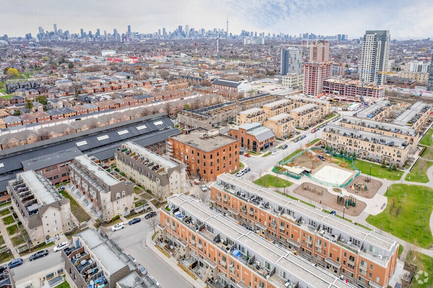 More Photos Of 30 Powerhouse St, Toronto Office For Lease