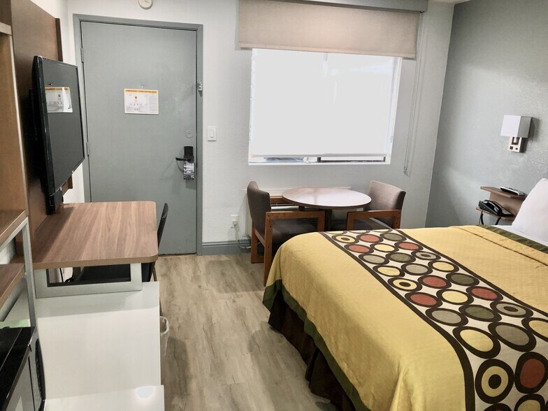 More Photos Of 888 S Main St, Fort Bragg Hotel For Sale