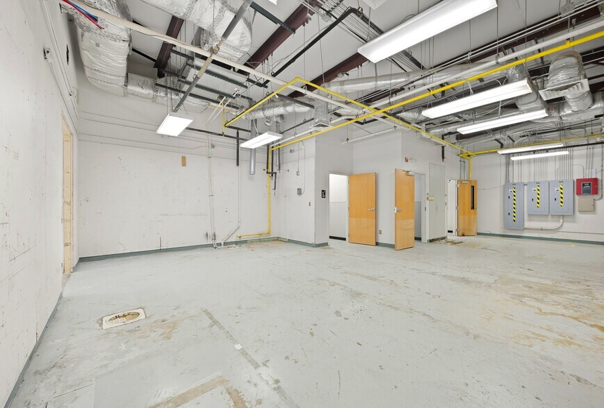 More Photos Of 508-514 Canterbury Rd, Kings Mountain Flex For Sale