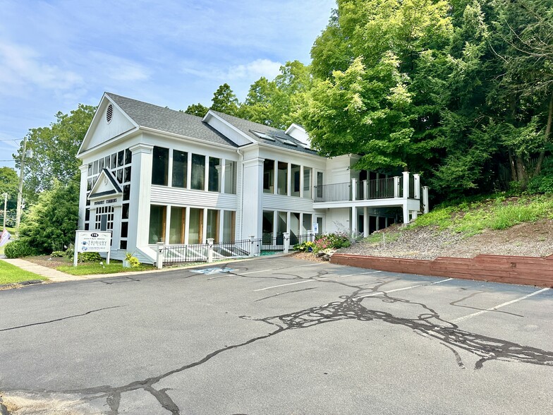 Primary Photo Of 175 Main St S, Woodbury Medical For Sale