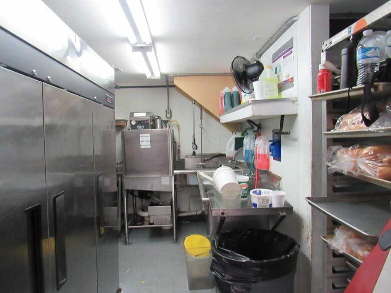 More Photos Of 102 N Hill St, Griffin Restaurant For Sale
