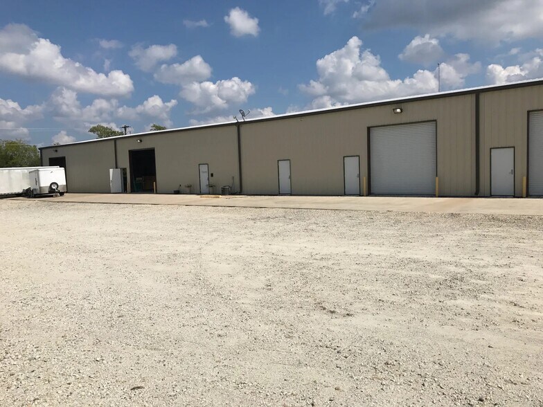 More Photos Of 4568 Gloria Allen Dr, College Station Warehouse For Lease
