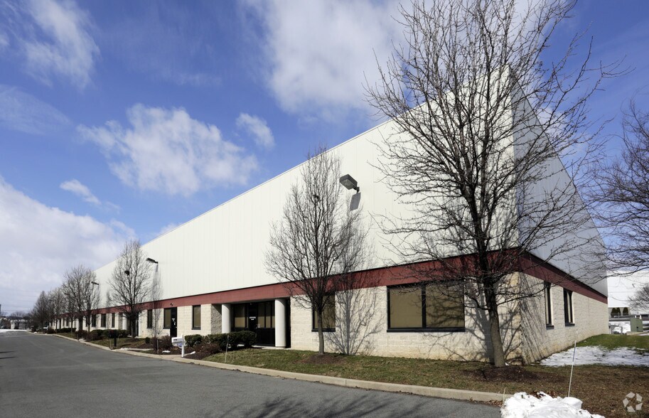 7035 Schantz Rd, Allentown, PA 18106 Light Manufacturing For Sale