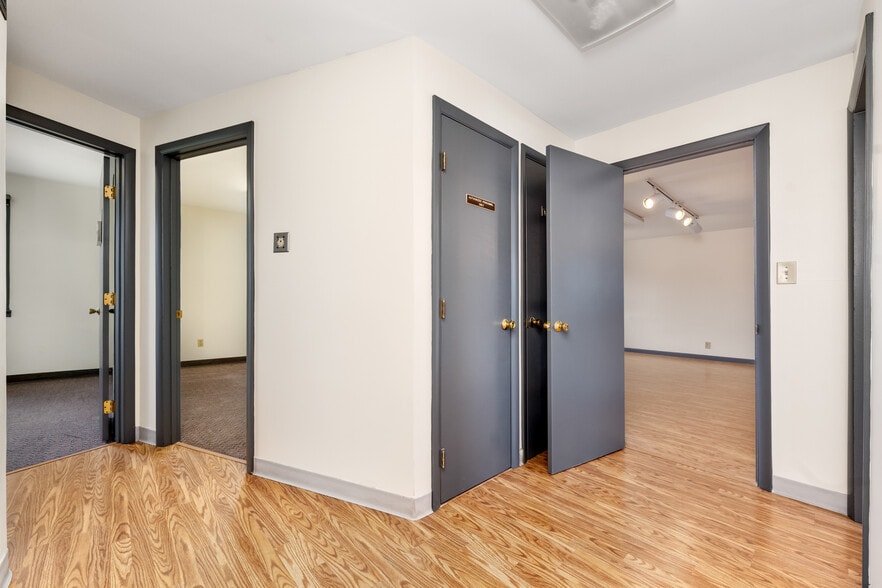 More Photos Of 10 Youell St, Florence Medical For Sale