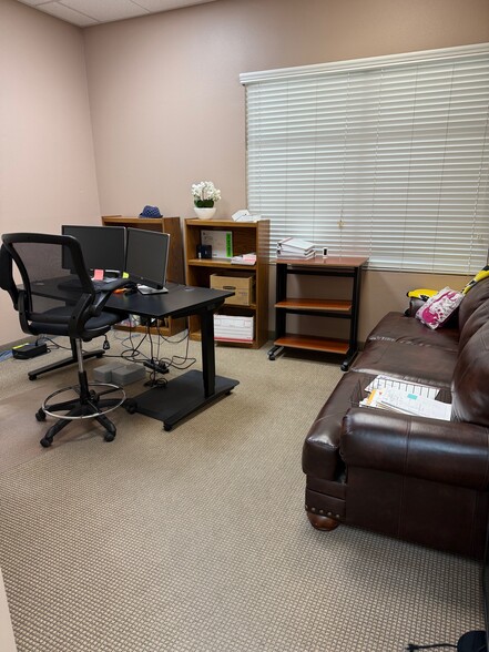 More Photos Of 6206 W Desert Inn Rd, Las Vegas Office For Lease