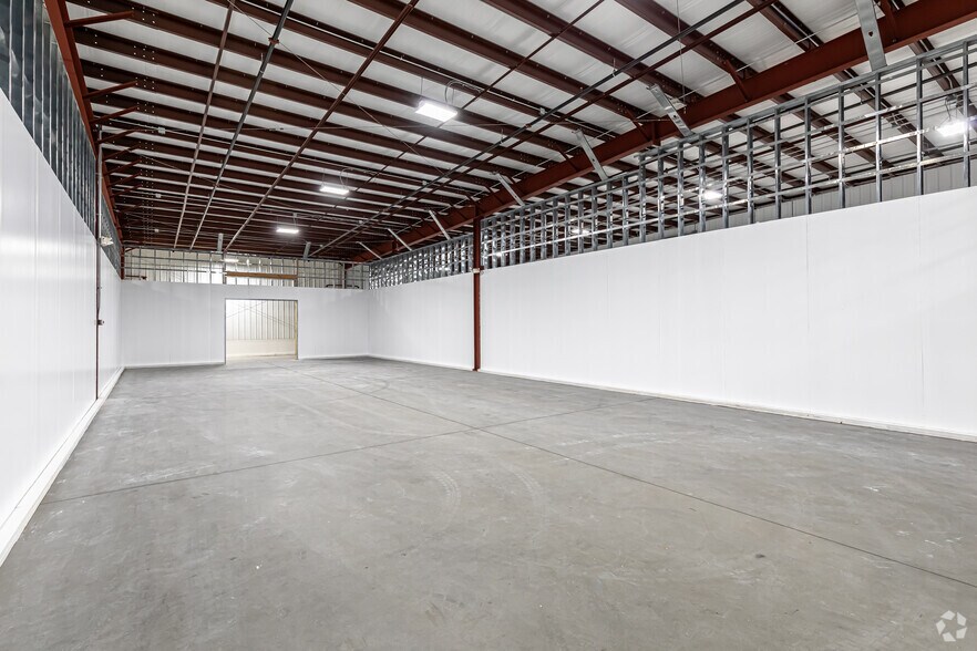 More Photos Of 299 Industrial Ln, Torrington Distribution For Lease