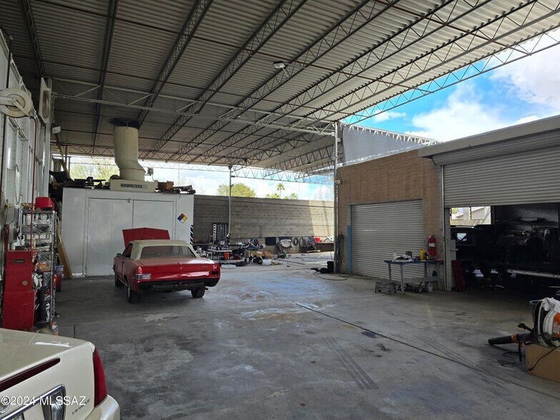 More Photos Of 1750 W Roger Rd, Tucson Auto Repair For Sale