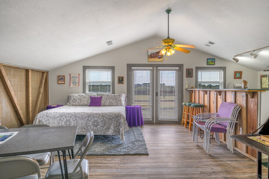 More Photos Of 1441 Salem Rd, Brenham Specialty For Sale