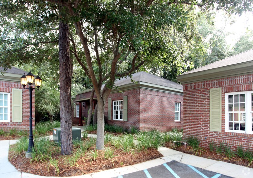 Primary Photo Of 1186 Eglin Pky, Shalimar Office For Lease