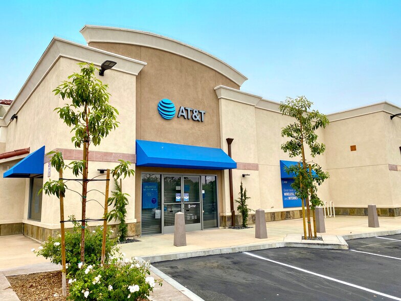 More Photos Of 26415 Bouquet Canyon Rd, Santa Clarita Unknown For Lease