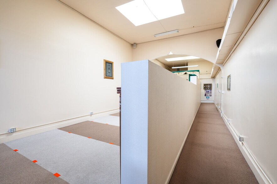 More Photos Of 4820 International Blvd, Oakland General Retail For Sale