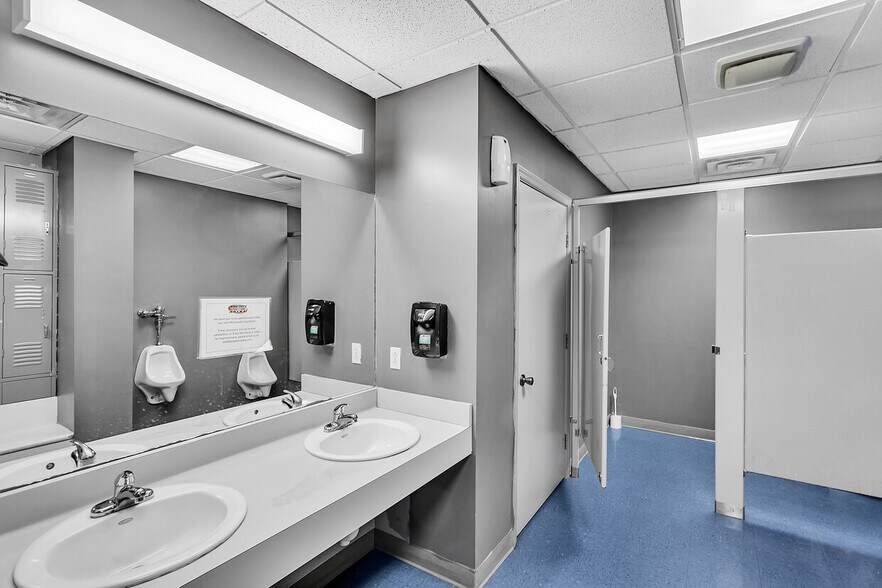 More Photos Of 4491 School Rd S, Murrysville Office For Sale