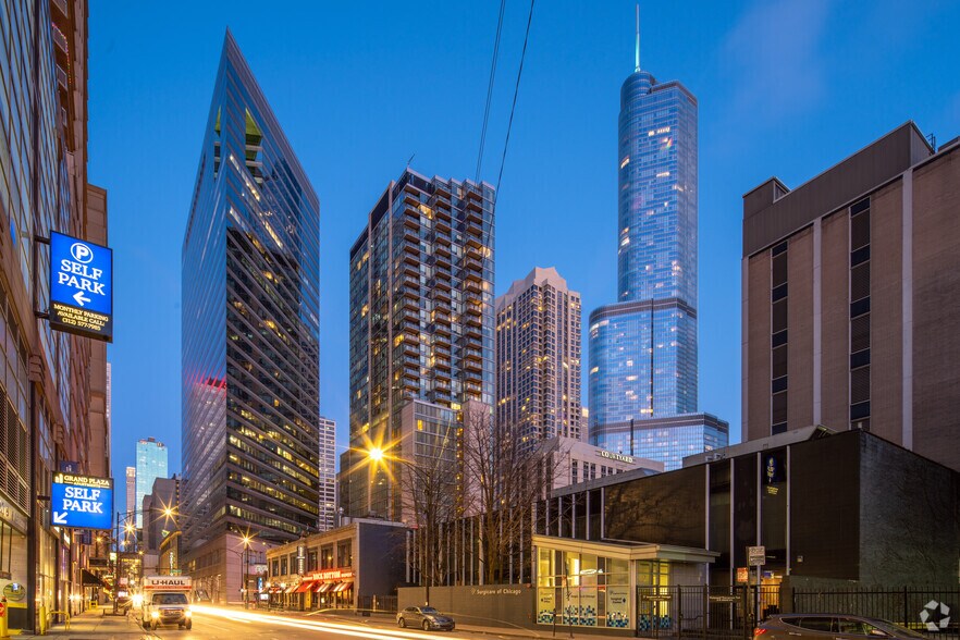 More Photos Of 515 N State St, Chicago Office For Lease