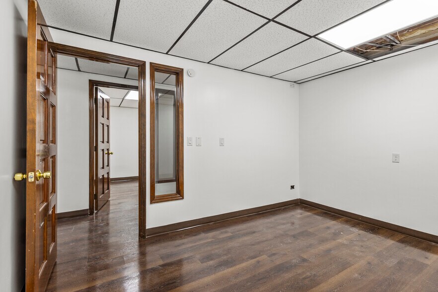 More Photos Of 108 N Depot Dr, Fort Pierce Office Residential For Lease