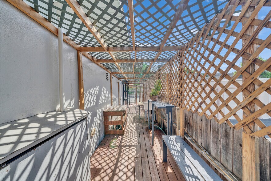 More Photos Of 2820 Broadmoor Ave, Concord Restaurant For Sale