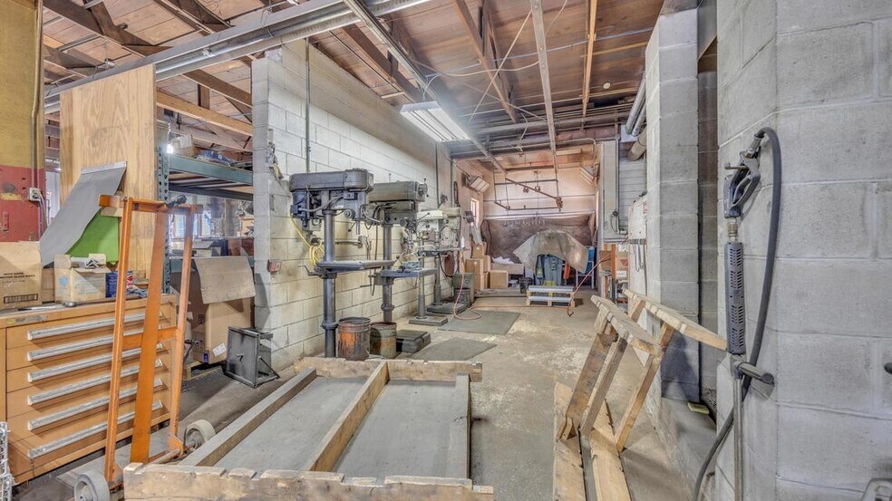 More Photos Of 310 S 10th St, Oostburg Manufacturing For Sale