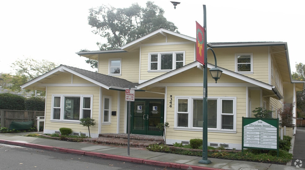 Primary Photo Of 344 Division St, Pleasanton Medical For Lease