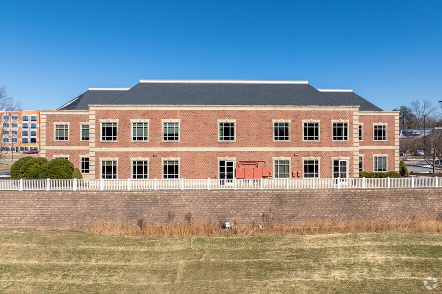 More Photos Of 9900 Independence Park Dr, Richmond Unknown For Lease