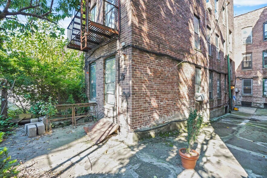 More Photos Of Powers St, Brooklyn Apartments For Sale