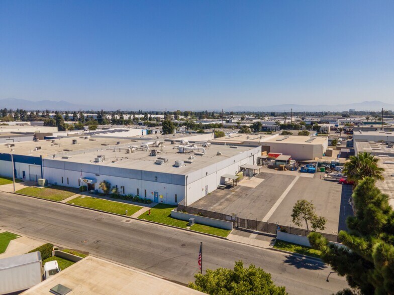 More Photos Of 15632 Container Ln, Huntington Beach Manufacturing For Sale