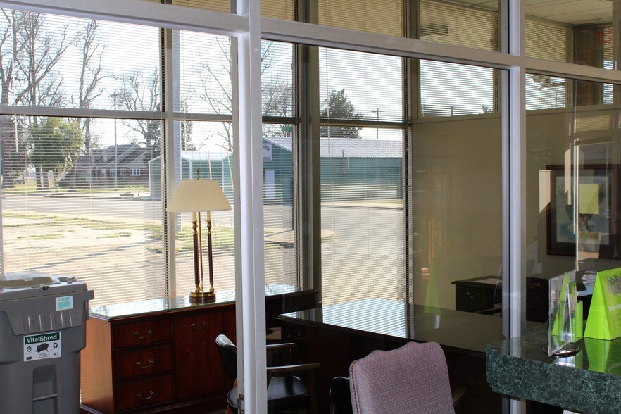 More Photos Of 124 S Main St, Ridgely Bank For Sale