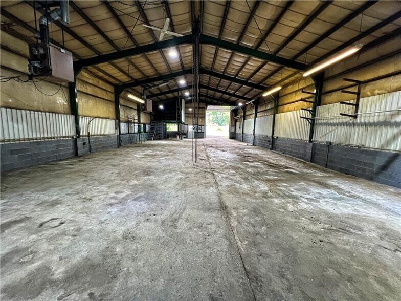 More Photos Of 14 Steingrabe Rd, New Wilmington Industrial For Sale