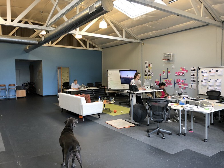 More Photos Of 1023 Chestnut St, Redwood City Research And Development For Sale