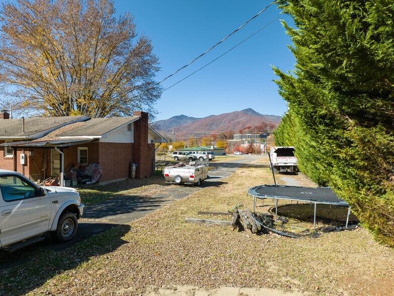 More Photos Of 2145 S Main St, Waynesville Fast Food For Sale