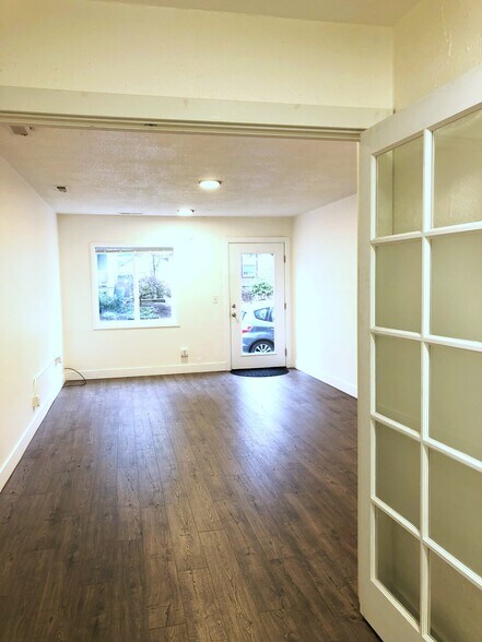 More Photos Of 1733-1737 SE Morrison St, Portland Apartments For Lease