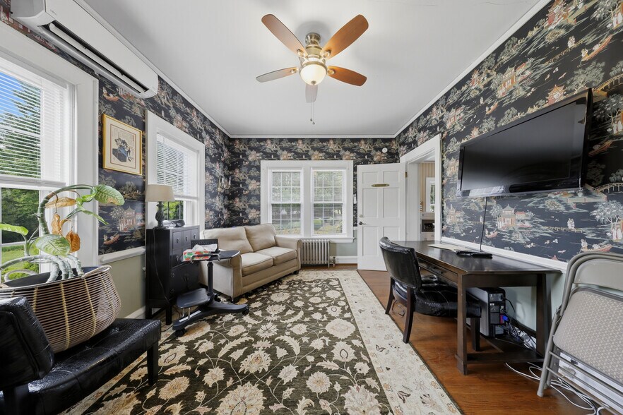More Photos Of 18697 Forest Rd, Lynchburg Office For Sale